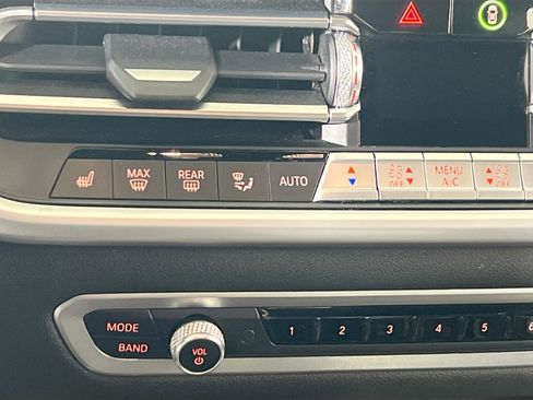 Used 2021 BMW X5 xDrive40i w/ M Sport Package image 20