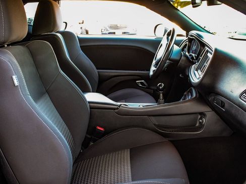 Used 2019 Dodge Challenger R/T w/ Blacktop Package image 34