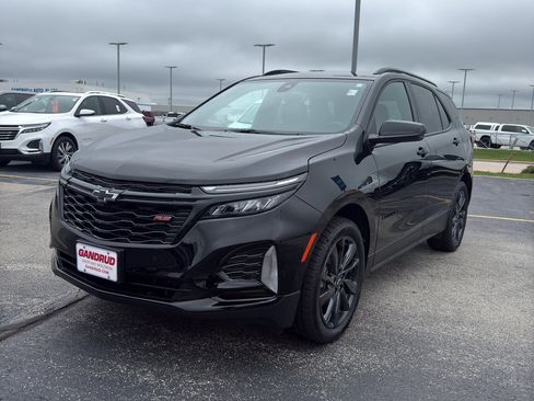 Certified 2023 Chevrolet Equinox RS FWD image 2