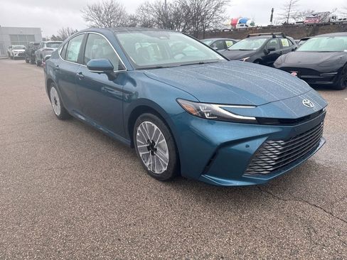 New 2026 Toyota Camry XLE AWD/4WD image 9