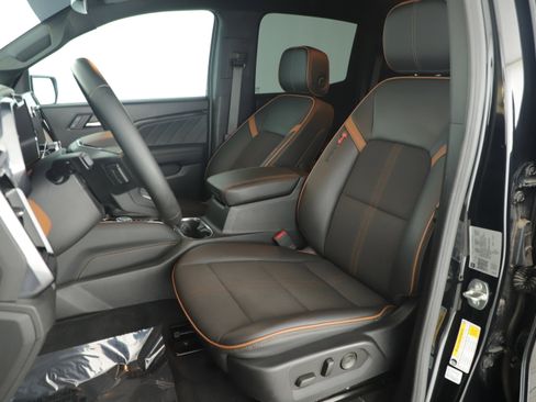 Used 2023 GMC Canyon AT4 w/ Technology Package image 11