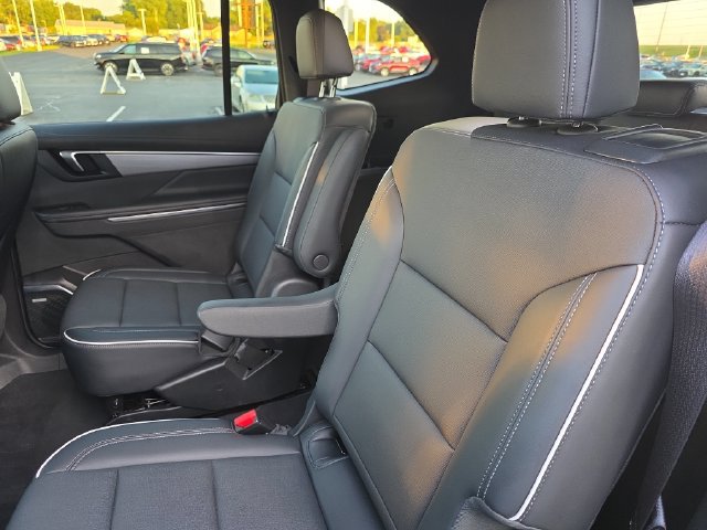 Certified 2025 Buick Enclave Preferred FWD image 24
