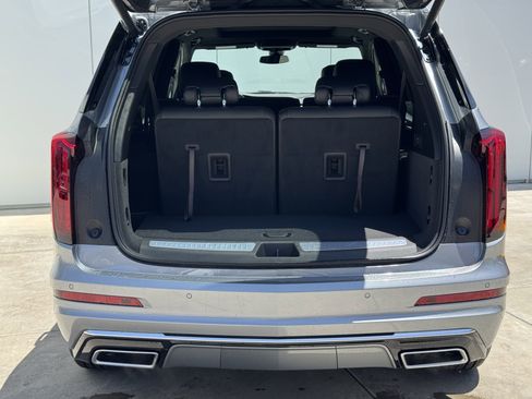New 2025 Cadillac XT6 Luxury image 9