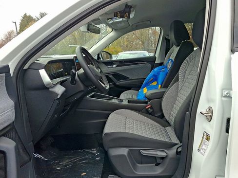 New 2026 Volkswagen Tiguan S image 9