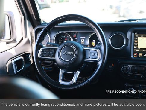 Used 2022 Jeep Wrangler Unlimited Sahara image 29