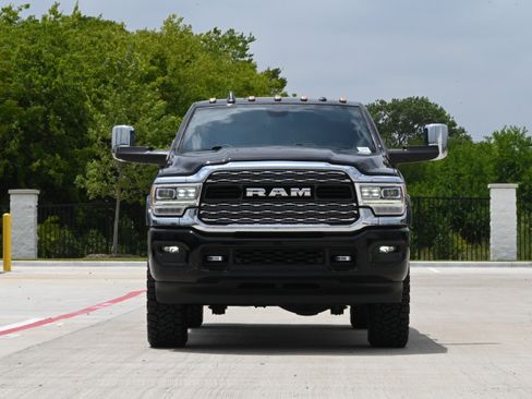 Used 2022 RAM 2500 Limited w/ Towing Technology Group AWD/4WD image 3