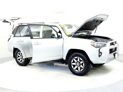 Certified 2024 Toyota 4Runner TRD Off-Road image 12