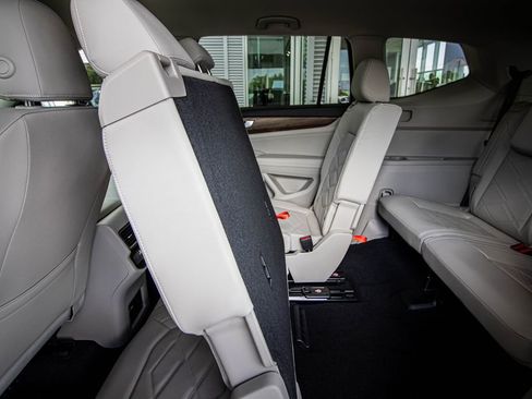 New 2026 Volkswagen Atlas SE FWD image 28