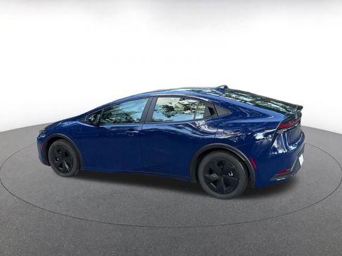 Used 2025 Toyota Prius LE image 10