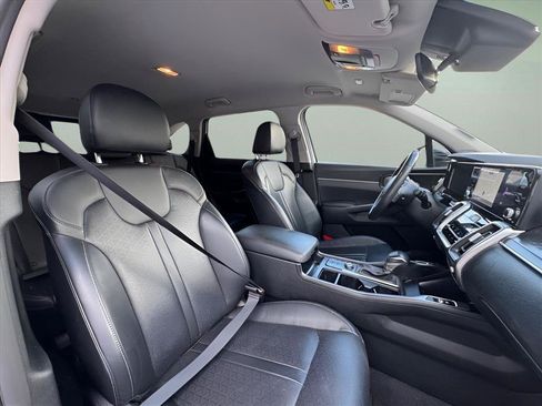 Used 2023 Kia Sorento S FWD image 11