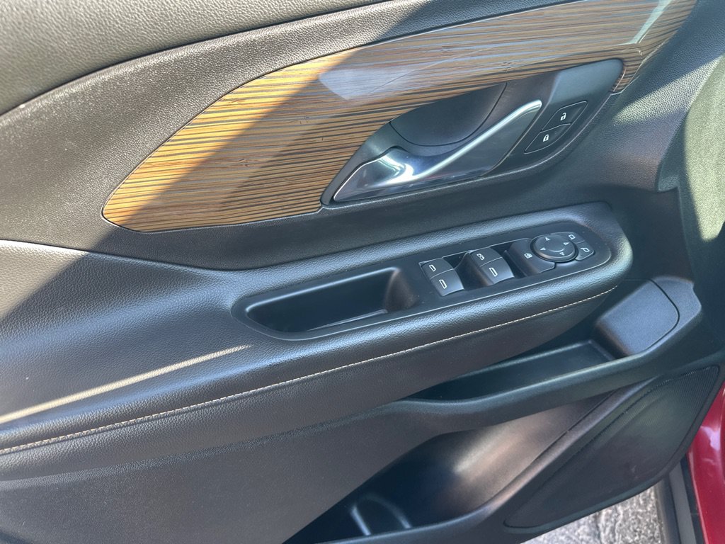 Used 2019 GMC Terrain SLE w/ Driver Convenience Package FWD image 18
