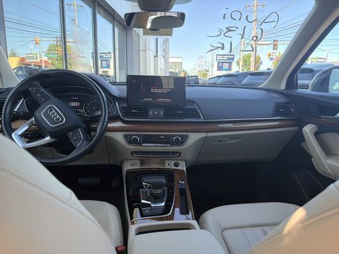 Used 2023 Audi Q5 2.0T Premium w/ Convenience Package AWD/4WD image 8
