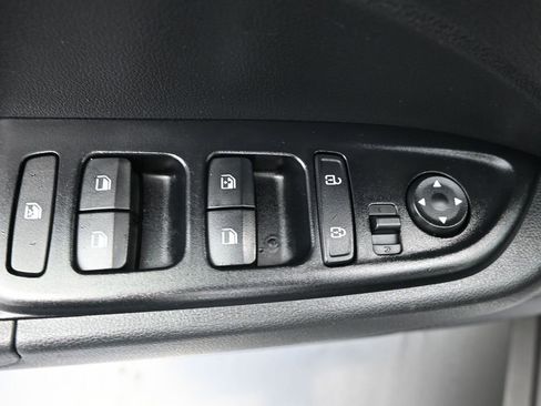 Certified 2023 Hyundai Venue SEL FWD image 19