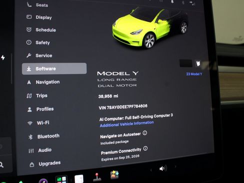 Used 2023 Tesla Model Y Long Range AWD/4WD image 30