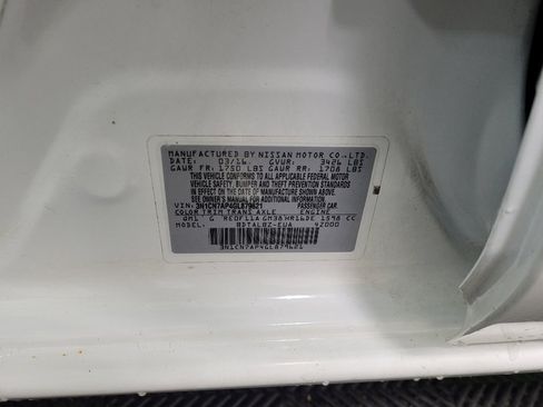 Used 2016 Nissan Versa SV w/ SV Appearance Package FWD image 33