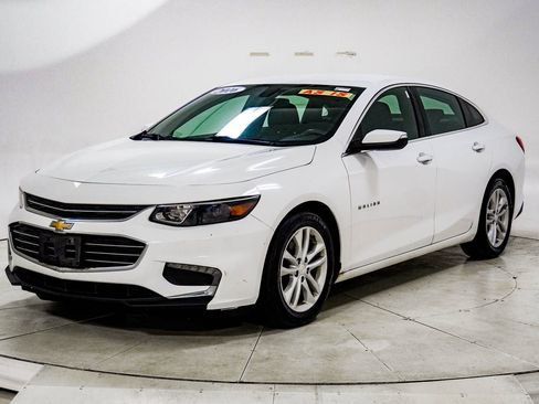 Used 2016 Chevrolet Malibu LT image 2