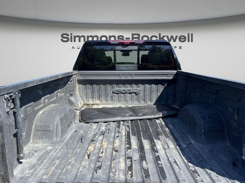 Used 2024 GMC Sierra 1500 AT4 w/ Technology Package AWD/4WD image 10