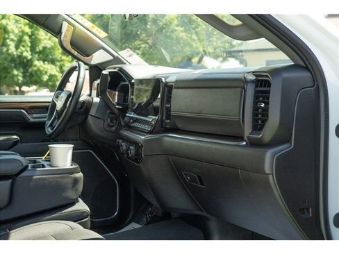 Used 2025 Chevrolet Silverado 1500 LT AWD/4WD image 42