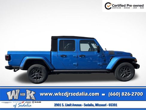Used 2024 Jeep Gladiator Sport AWD/4WD image 7
