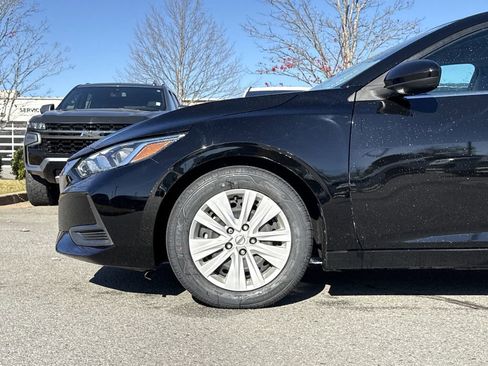 Used 2023 Nissan Sentra S image 9