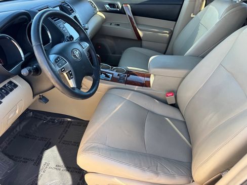 Used 2012 Toyota Highlander Limited image 18
