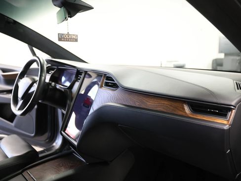 Used 2020 Tesla Model X Long Range AWD/4WD image 41