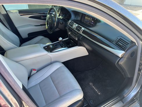 Used 2015 Lexus LS 460 AWD w/ Comfort Package image 22