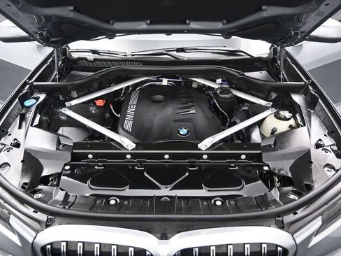 Used 2025 BMW X7 xDrive40i w/ Parking Assistance Package image 17