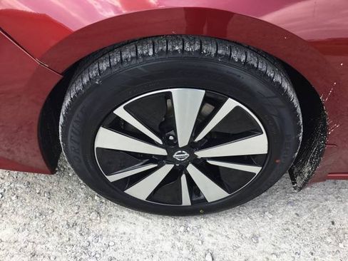 Used 2021 Nissan Altima 2.5 SV FWD image 9