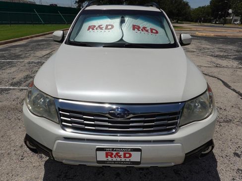 Used 2010 Subaru Forester 2.5X Limited AWD/4WD image 2