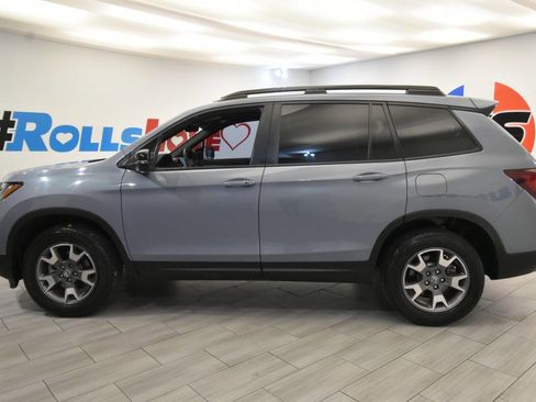 Used 2022 Honda Passport TrailSport image 2