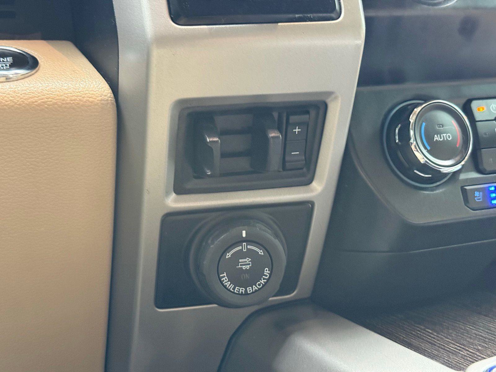 Used 2020 Ford F250 Lariat w/ Lariat Ultimate Package AWD/4WD image 59