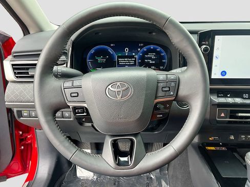 Used 2025 Toyota Camry XLE FWD image 11