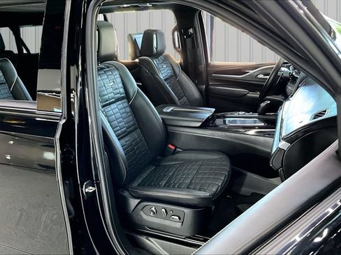 Used 2023 Cadillac Escalade ESV V AWD/4WD image 30
