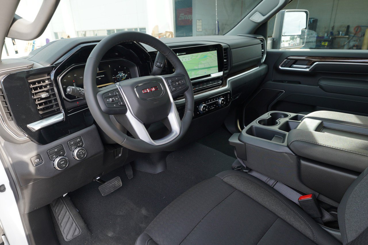 New 2026 GMC Sierra 2500 SLE w/ SLE Value Package; AWD/4WD image 17