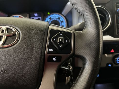 Used 2016 Toyota Tacoma SR5 w/ Towing Package RWD image 31