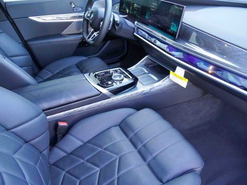Certified 2023 BMW 760i xDrive w/ Executive Package image 10