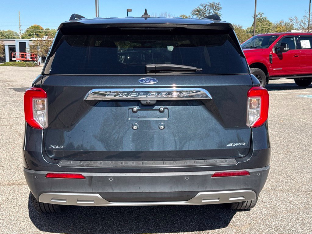 Used 2023 Ford Explorer XLT w/ Equipment Group 202A AWD/4WD image 14