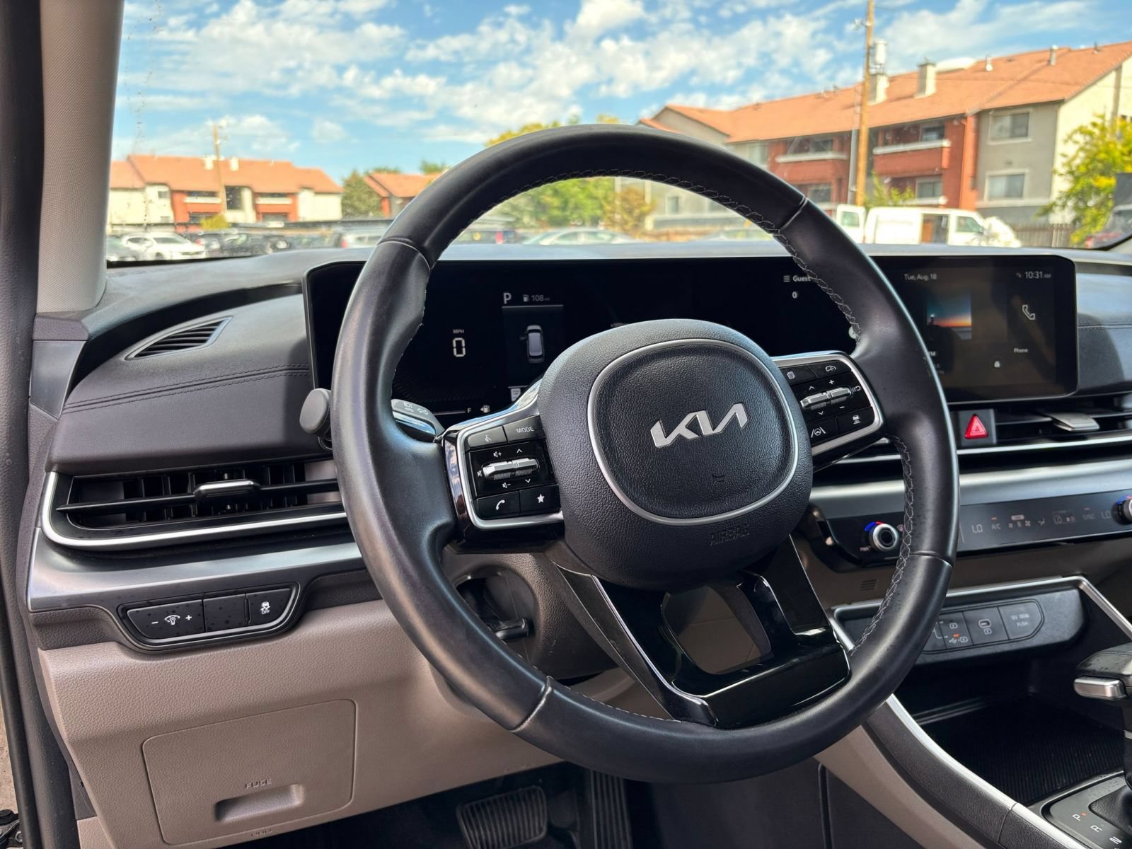 Used 2026 Kia Carnival FWD image 36