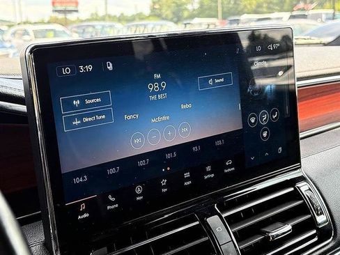 Used 2022 Lincoln Navigator Reserve AWD/4WD image 28