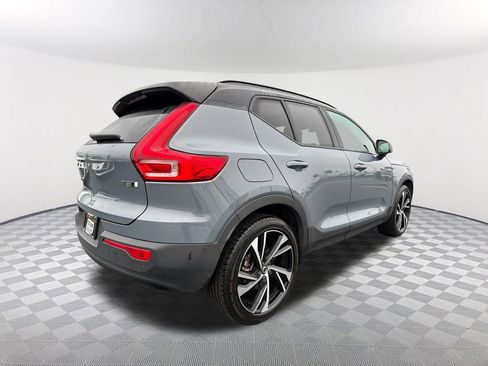 Used 2022 Volvo XC40 T5 R-Design w/ Advanced Package image 5