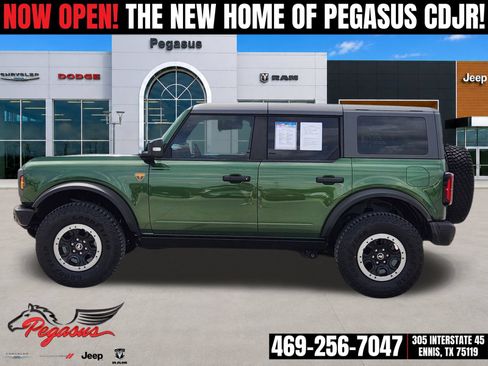 Used 2024 Ford Bronco Badlands AWD/4WD image 3
