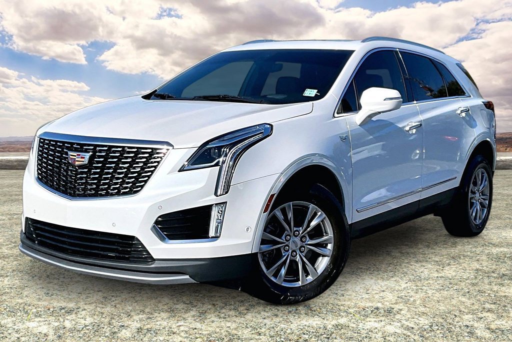 Used 2022 Cadillac XT5 Premium Luxury w/ Technology Package FWD image 3