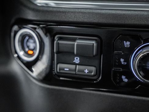 Used 2023 Chevrolet Silverado 1500 High Country w/ High Country Premium Package image 34