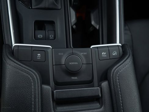 Used 2024 Toyota Grand Highlander Limited image 28