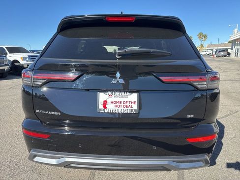 New 2026 Mitsubishi Outlander SE image 6
