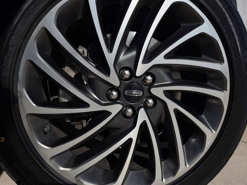 Used 2020 Lincoln Nautilus Reserve image 6