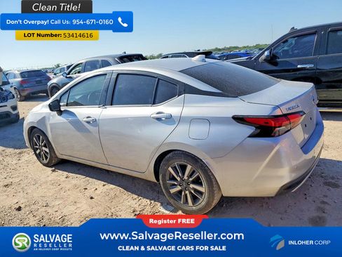 Used 2021 Nissan Versa SV FWD image 3