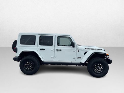 Used 2025 Jeep Wrangler Unlimited Rubicon AWD/4WD image 4