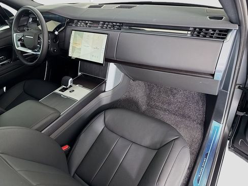 New 2026 Land Rover Range Rover SE image 19